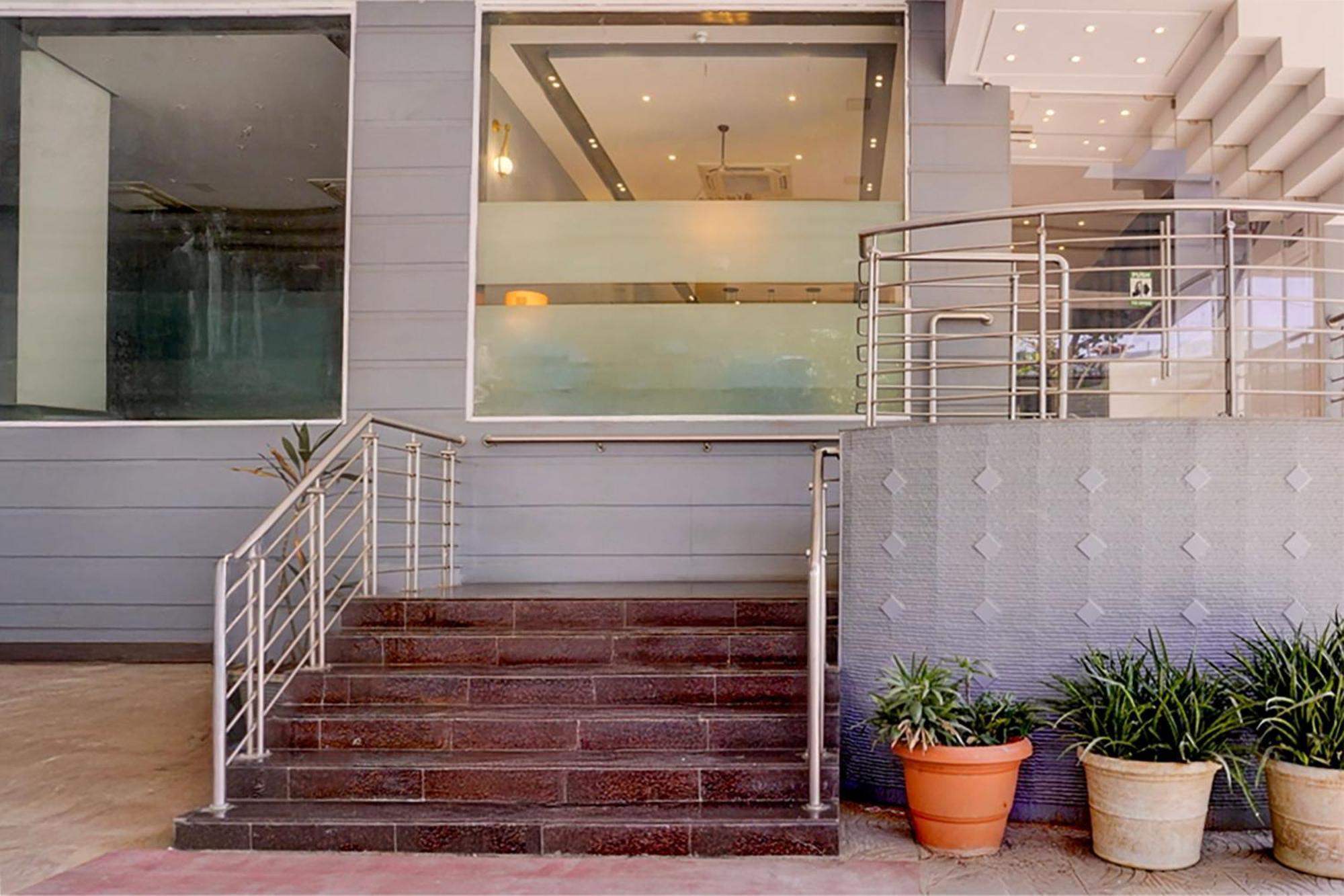 Super Townhouse Bombay Exhibition Centre Goregaon Mumbai Exterior foto